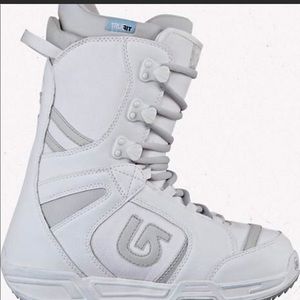 Women’s burton snowboard boots